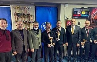 3 Bant Bilardo İl Birinciliği’nde kupalar sahiplerini...