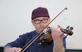 70 yaşında müziğe merak saldı