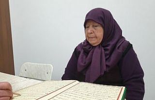 85 yaşında Kur’an-ı Kerim okumayı öğrendi