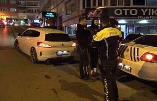 Abartı egzozla yüksek ses çıkartınca yeni yıla...