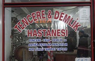 Açtığı ’Demlik ve Tencere Hastanesi’nde demlik...