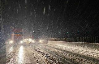 Adana - Ankara Otoyolu’nda ulaşım yeniden sağlanmaya...