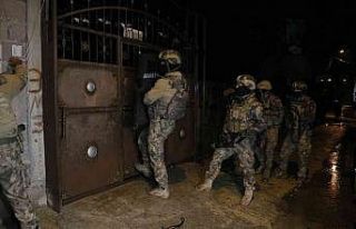 Adana’da şafak vakti terör örgütü DEAŞ’A...