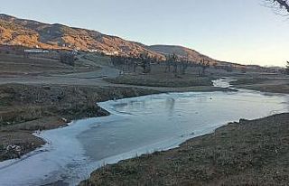 Adıyaman’da dereler buz tuttu