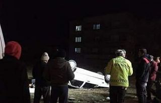 Adıyaman’da, otomobil takla attı: 2 yaralı