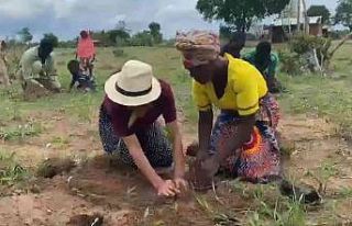 Afrika’daki engelliler için meyve bahçesi oluşturuldu