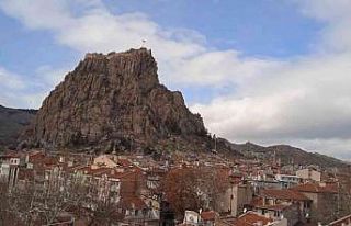 Afyonkarahisar yeni haftaya soğuk havayla başladı