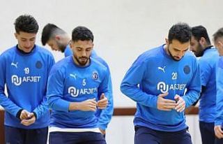 Afyonspor antrenmanı fitness salonunda yaptı