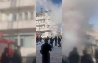 Ağrı’da binada çıkan yangın paniğe neden oldu