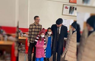 Ağrı’da ihtiyaç sahibi öğrencilere yardım