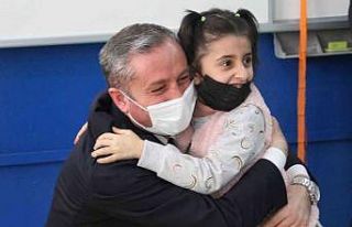 Ağrı’da öğrencilerin karne sevinci