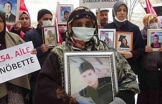 Ailelerin direnişine kar altında katılım devam...