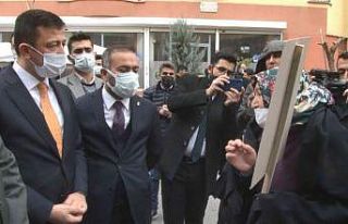 AK Parti Genel Başkan Yardımcısı Dağ evlat nöbetindeki...