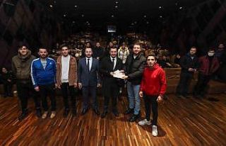 AK Parti Yalova İl Gençlik Kolları üyeleri, ‘İyi...
