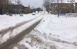 Akçadağ’da kar yağışı etkili oluyor