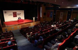 AKM’de yakın tarih konuşuldu