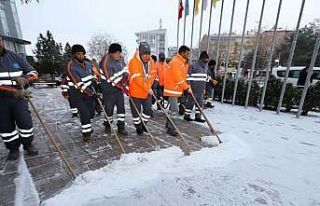 Aksaray Belediyesi karla mücadele ekipleri 7/24 nöbette