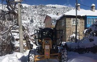 Akseki’de mahsur kalan vatandaşa Alanya Belediyesi...