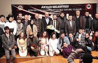 Akyazı’da iki farklı tiyatro oyunu seyirci ile...