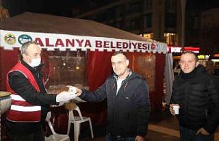 Alanya Belediyesi’nden vatandaşlara çorba ikramı