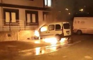 Alev alev yanan araç kullanılmaz hale geldi