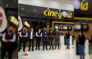 Alışveriş merkezinde sinema açıldı