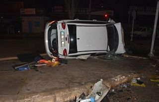 Alkollü sürücü minibüse çarptı: 3 yaralı