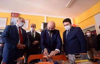 Altıeylül Belediyesi’nden öğrencilere ahşap...