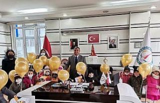 Altıntaş’ta minik öğrencilerden belediye birimlerine...