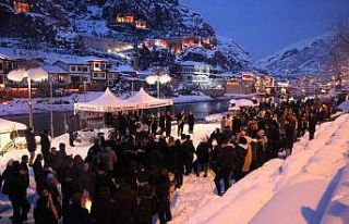 Amasyalılar kar yağışını konserle kutladı