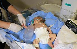 Ambulans helikopterle Adana’ya getirilen minik Ahmet’in...