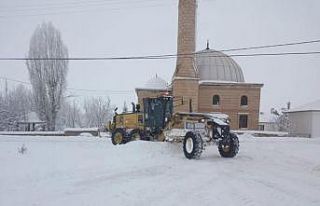 Ankara - Kayseri karayolu ve köy yollarının tamamı...