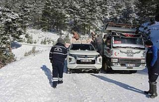 Antalya kırsalında karla mücadele çalışması