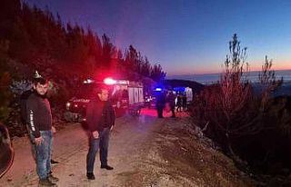 Antalya’da tomruk yüklü kamyonun altında kalan...