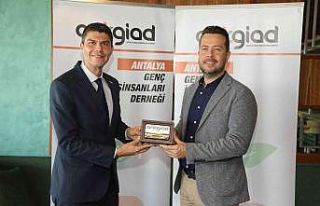 ANTGİAD İzzet Pinto ile girişimciliği konuştu