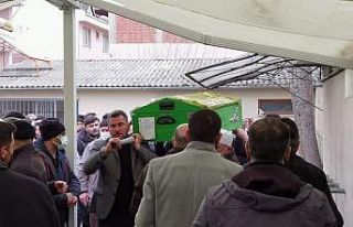 Aracın altında kalan Minik Ömer son yolculuğuna...