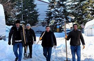 Arapgir’de yoğun kar mesaisi