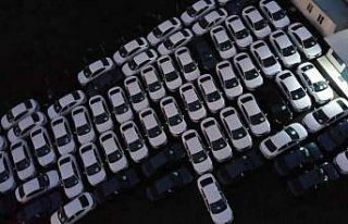Arnavutköy’de firmanın otoparkında bekleyen sıfır...