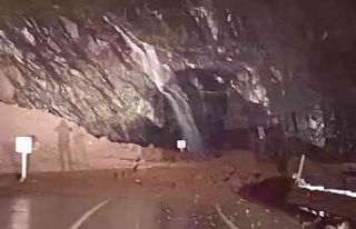 Artvin’de şiddetli yağış heyelana neden oldu