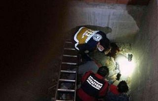 Asansör boşluğuna düşen 2 kişi kurtarıldı