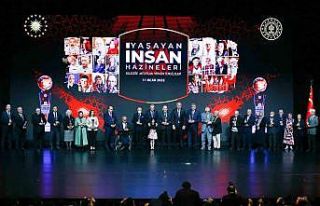 Ataner, Cumhurbaşkanı Erdoğan tarafından ödüllendirildi