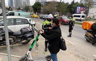 Ataşehir’de elektrikli scooter ile ters yönde...