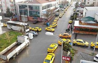 Ataşehir’de taksimetre nöbeti: Araçlarda akü...