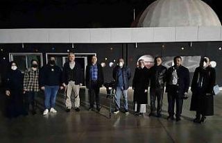 Ay, Satürn ve Jüpiter’i teleskopla gözlemlediler