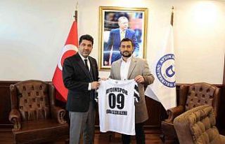 Aydınspor’dan Rektör Aldemir’e ‘forma’ jesti