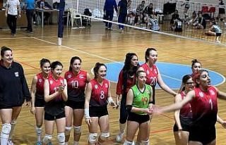 Ayvalıkgücü play off’a göz kırpıyor