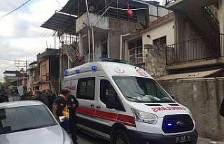 Baba ve iki çocuğu evde ölü bulundu