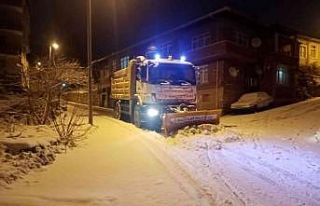 Bağcılar’da gece-gündüz kar mesaisi