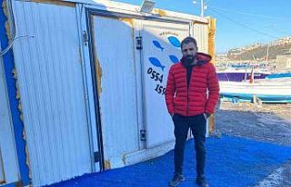 Balıkçılar büyük sevinç yaşadı, 250 kasa balıkla...