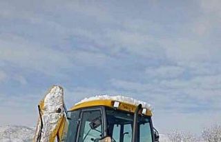 Balıkesir’de 68 kırsal mahalle yolunda kar yağışı...